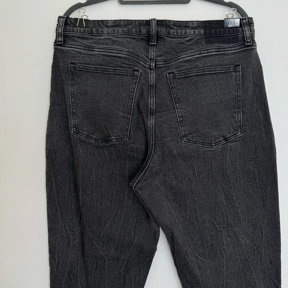 Abercrombie & Fitch Curve The Mom High Rise Jeans in a Black Faded‎ Acid Wash 14